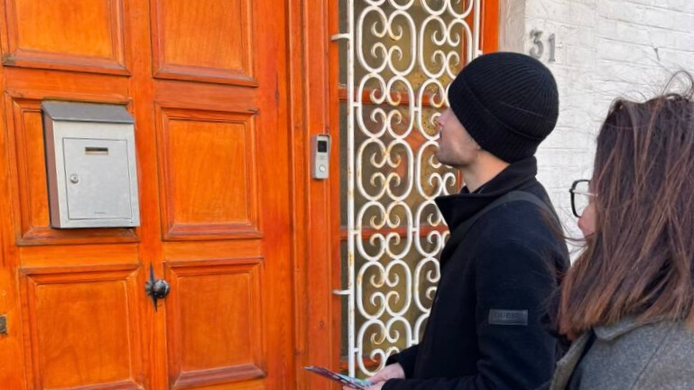 « Voter ? Mais à chaque fois rien ne se passe ! » : à Tourcoing, LFI tente de convaincre les abstentionnistes