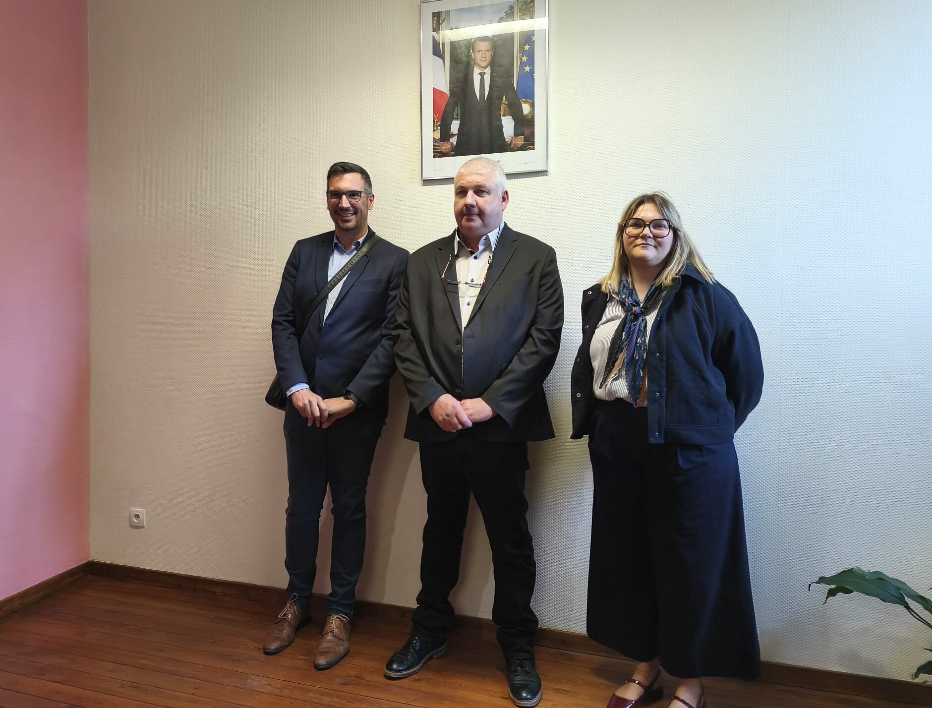 « C&rsquo;est dommage d&rsquo;en arriver là » : une délégation aux manettes de Nédon, le village privé d&rsquo;élection